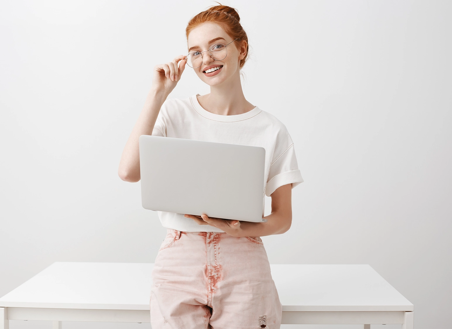 Gririş Arkaplan Görseli